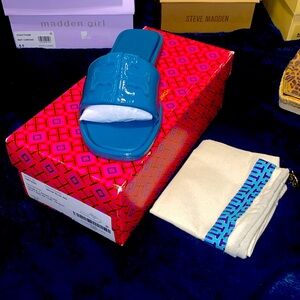 TORY BURCH BRISK BLUE 449 DOUBLE T SPORT SLIDE 8.5 SOFT NAPLAK COW PATENT